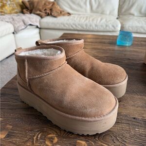 UGG Classic mini Platform Boots